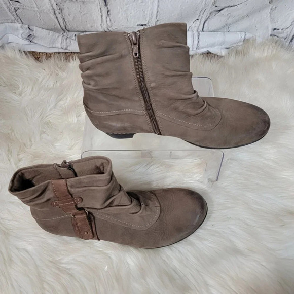 Cobb Hill Womens 9.5 Tan Brown Short Heel Bootie Slouchy Ankle Boot Comfy Casual - Picture 11 of 11